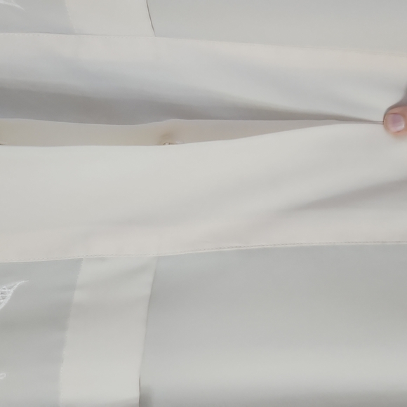 Susan Hutton, Woman's Sz 10, Cream, 100% Polyester, Top 1/3 Embrodiered Blouse - Picture 4 of 11